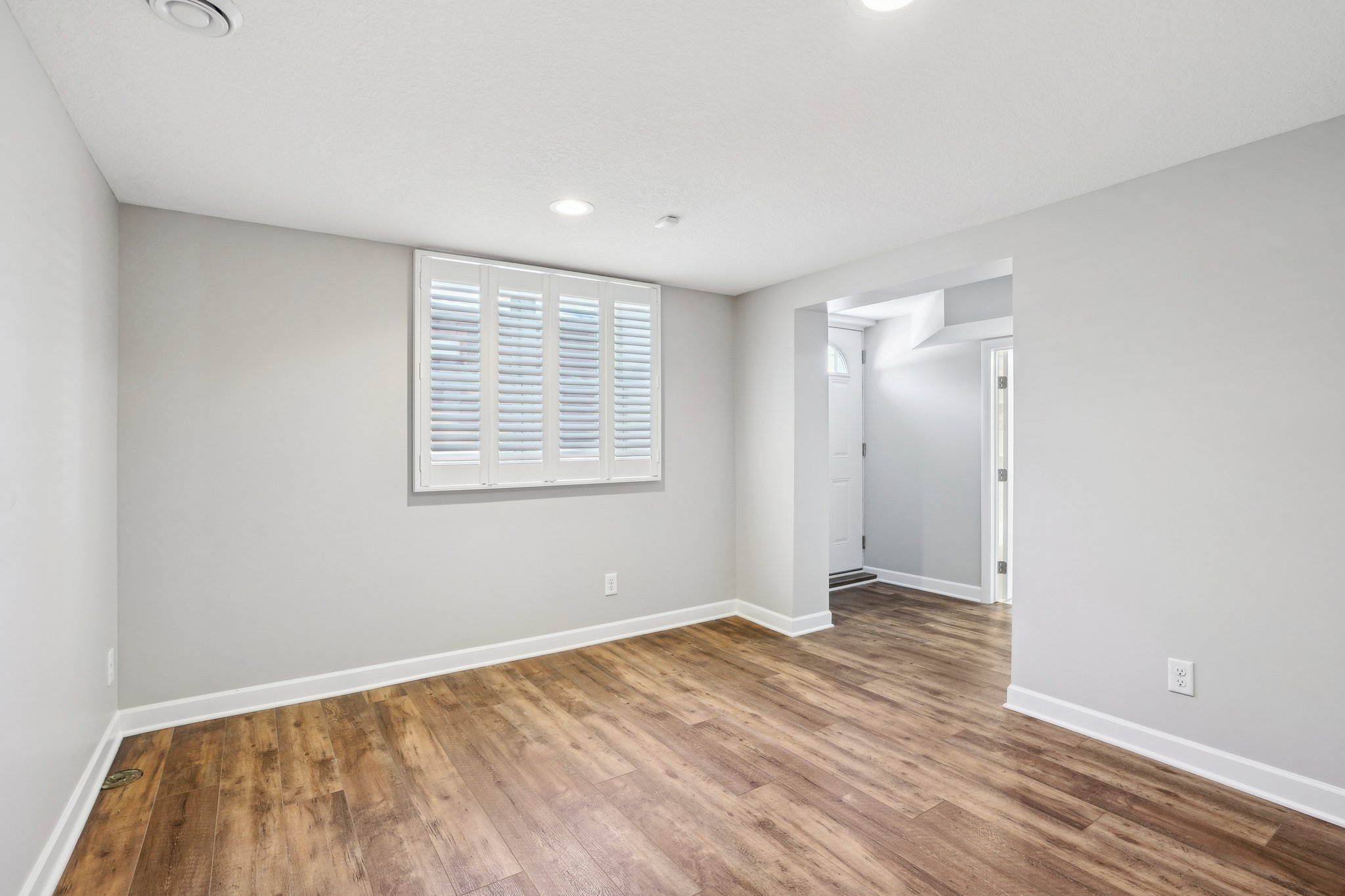 Oak Knoll Ter N-028.jpg