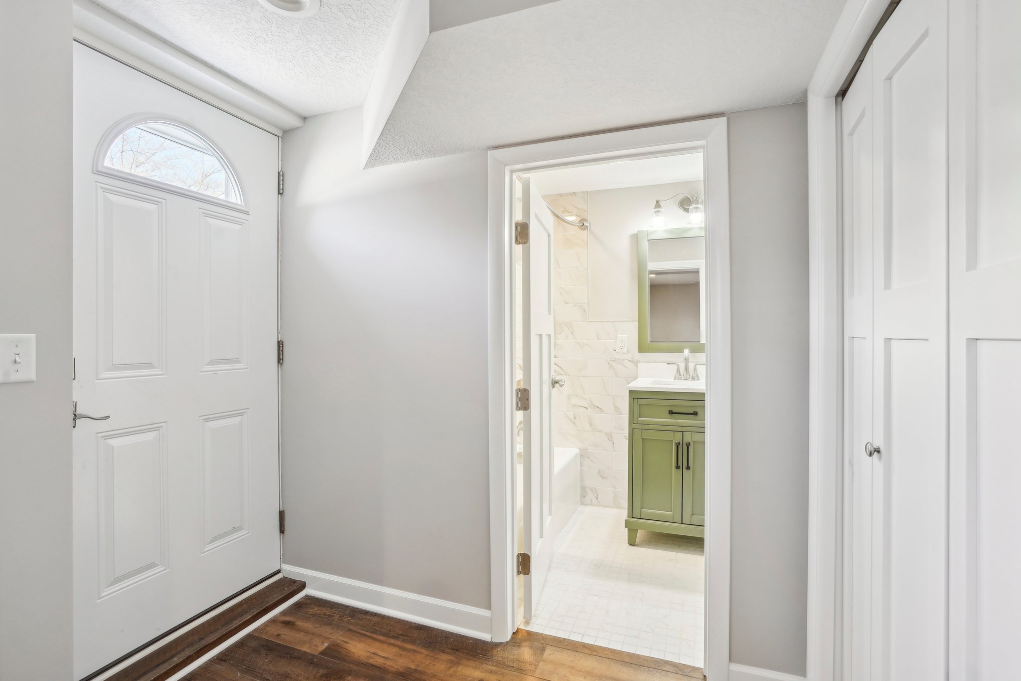 Oak Knoll Ter N-030.jpg