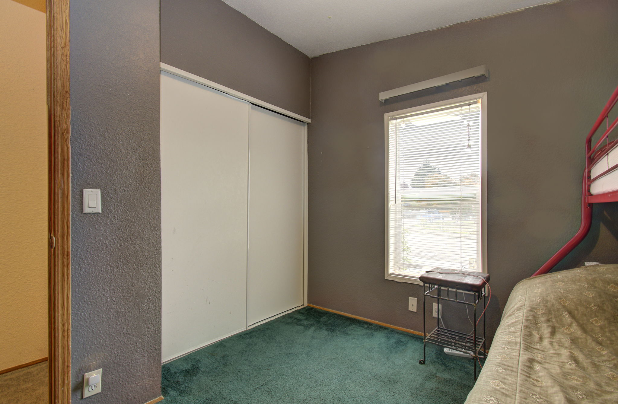 03 2nd bedroom2