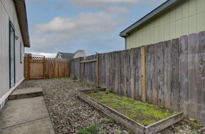 04 backyard 2