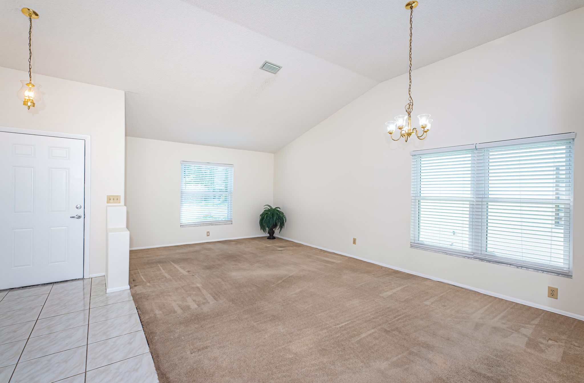 Living Room 4-2