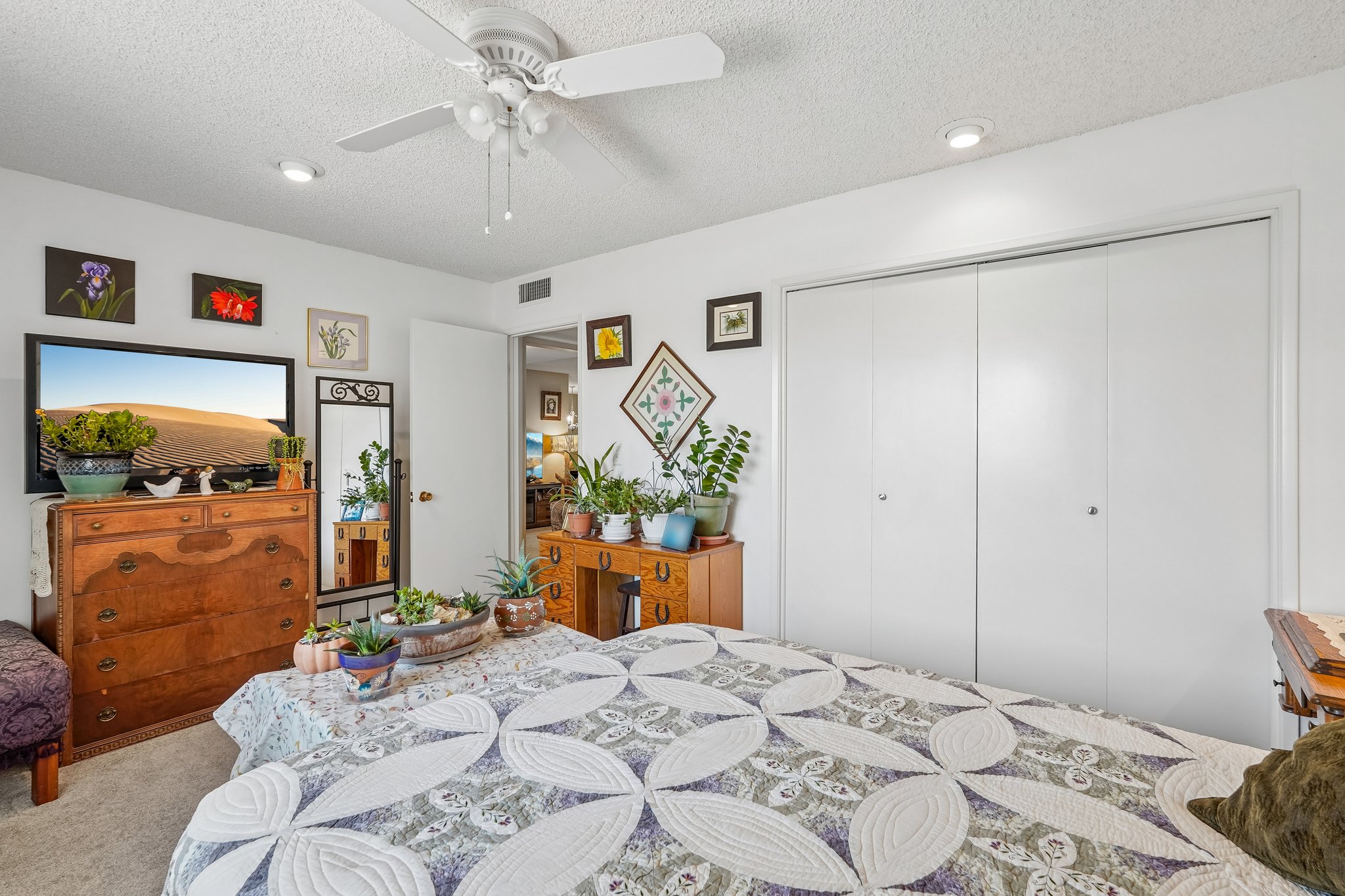W Meade Dr-S1407-027.jpg