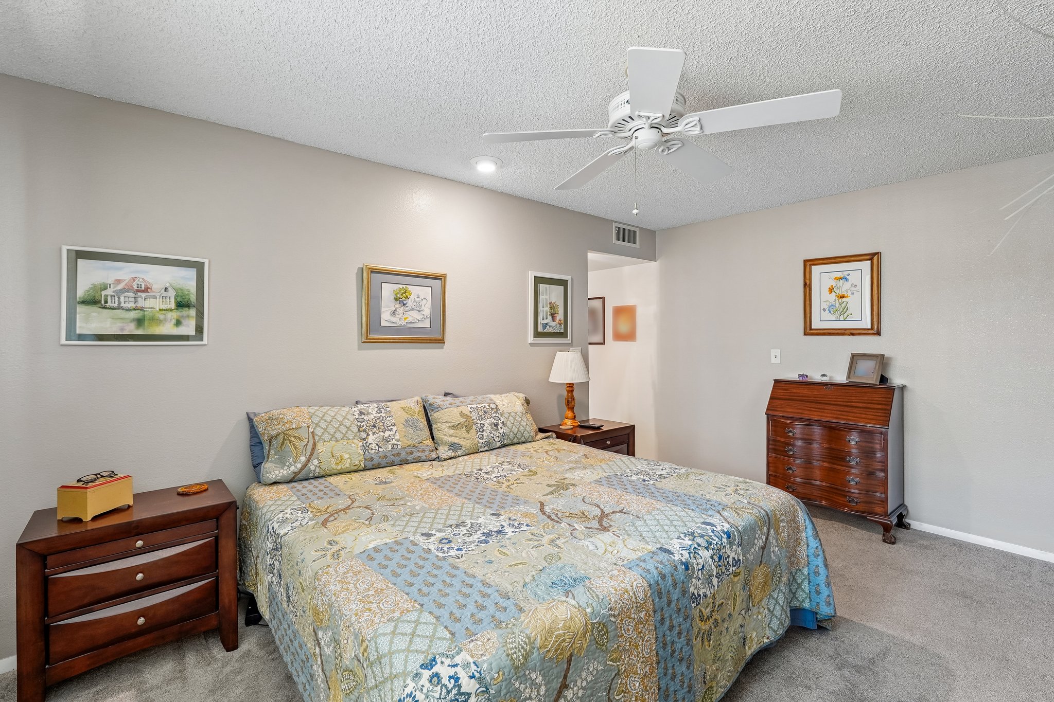 W Meade Dr-S1407-035.jpg