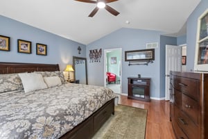 Fenton Park Dr-S1109-036.jpg
