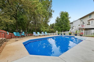 Fenton Park Dr-S1109-049.jpg