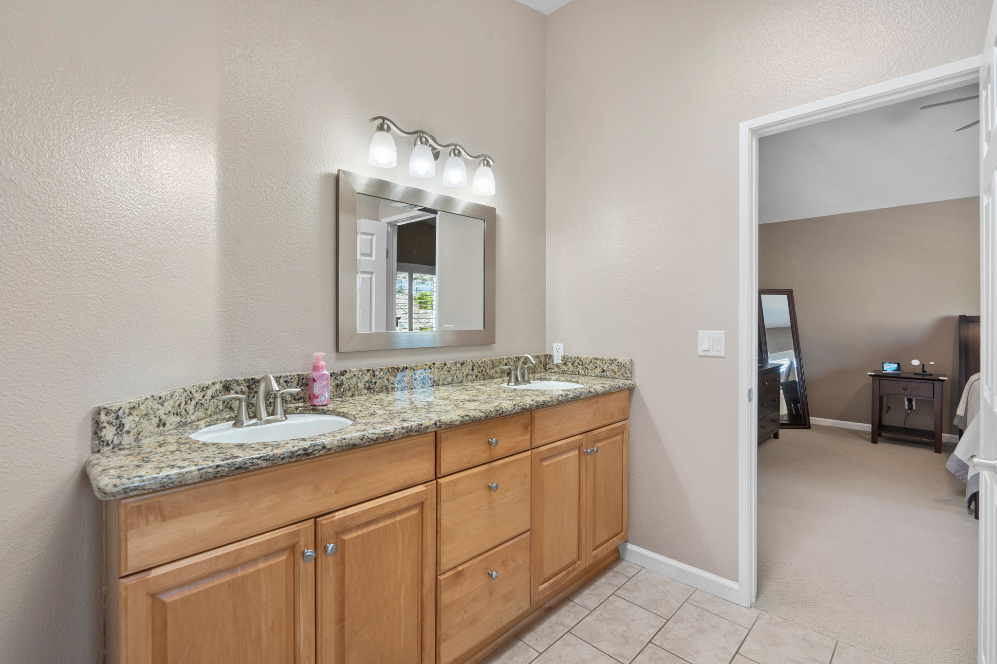 1091 La Tortuga Dr-31