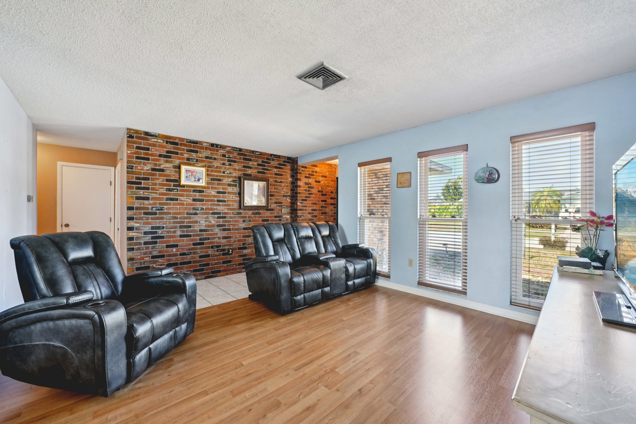 128th Ave N-S2202-008.jpg