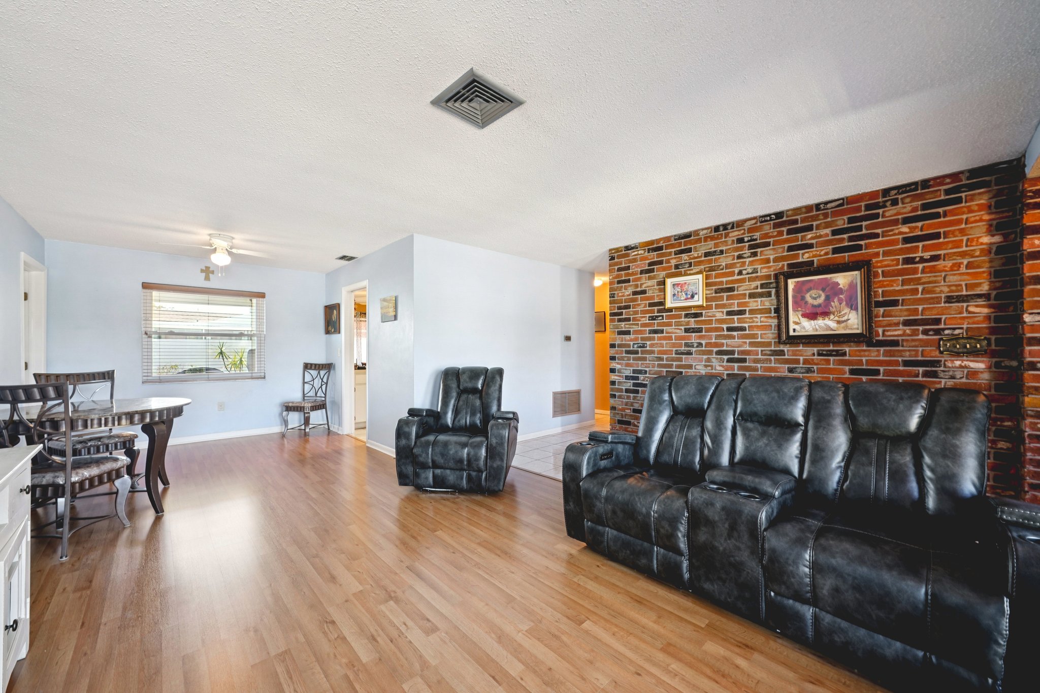 128th Ave N-S2202-012.jpg