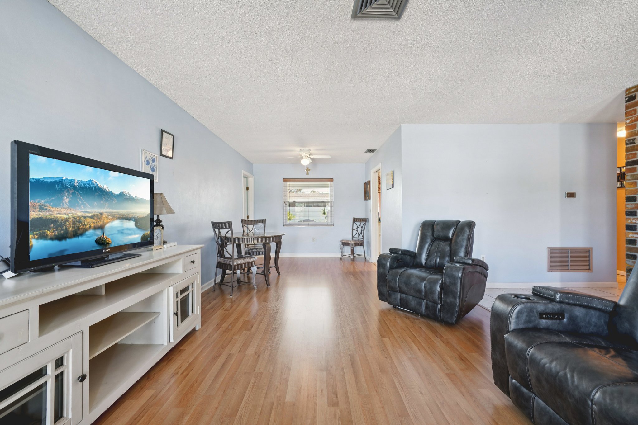 128th Ave N-S2202-013.jpg