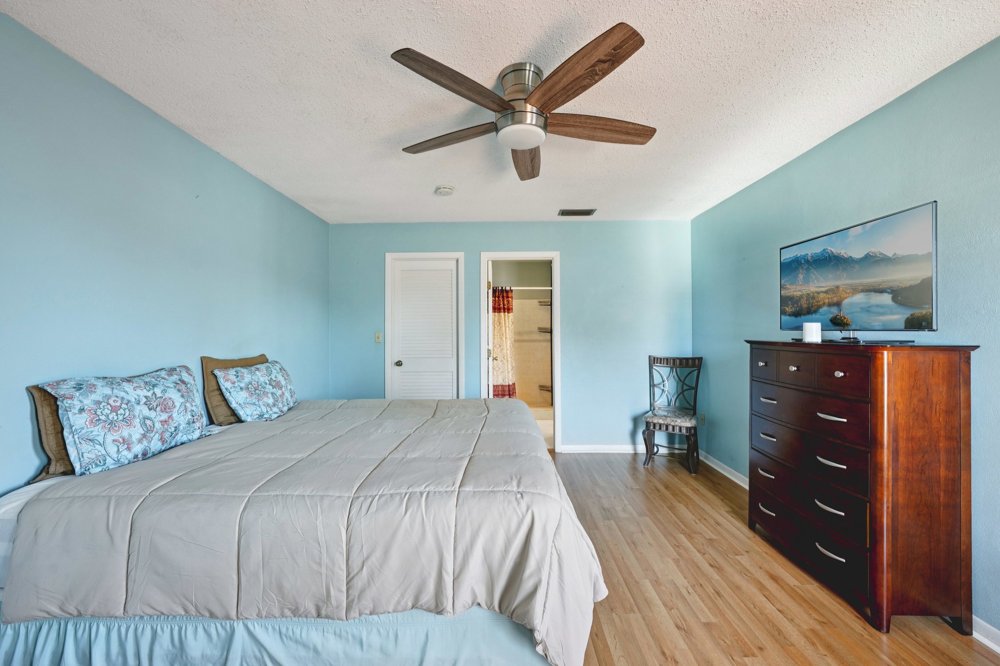 128th Ave N-S2202-030.jpg