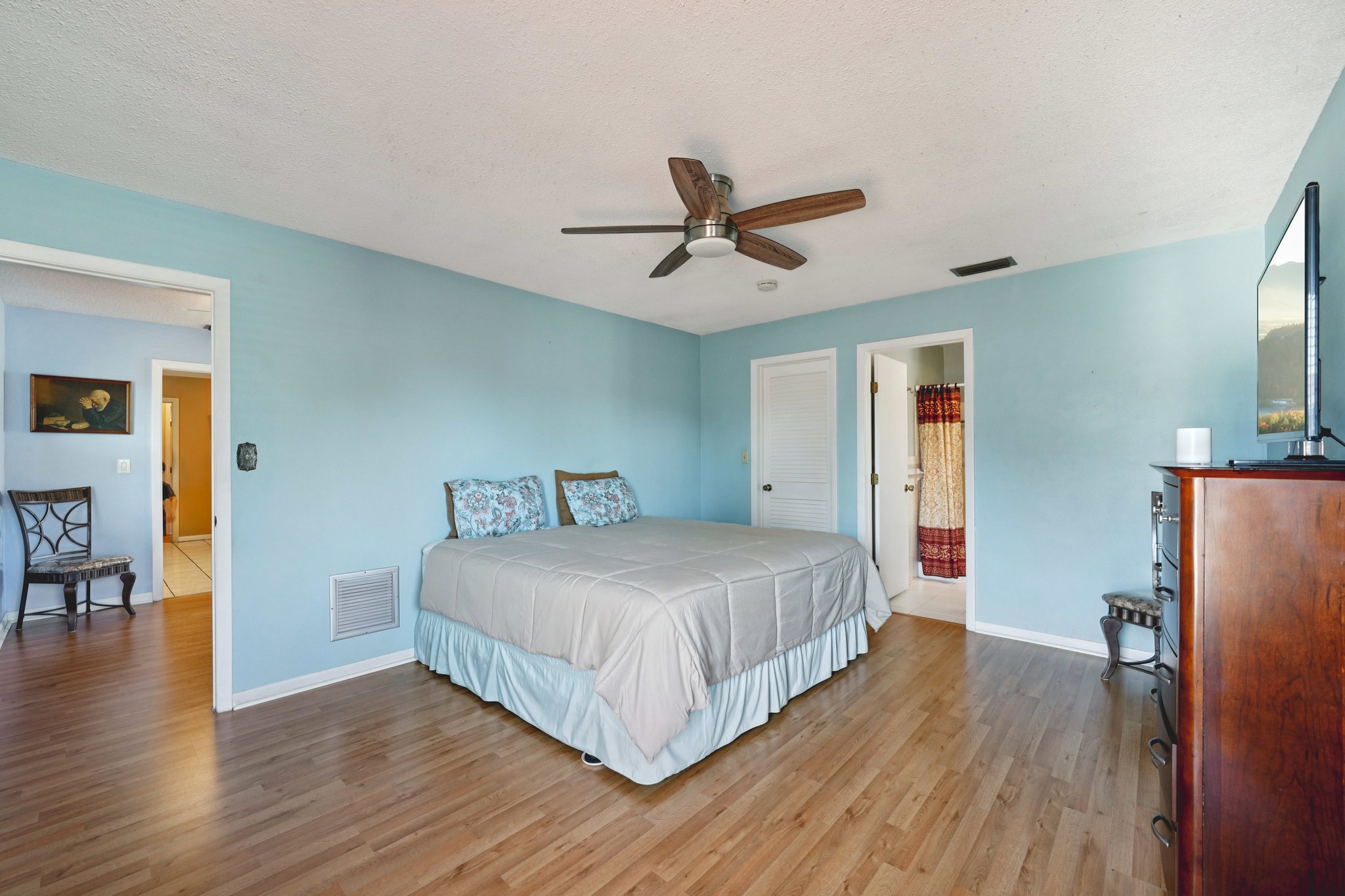 128th Ave N-S2202-032.jpg