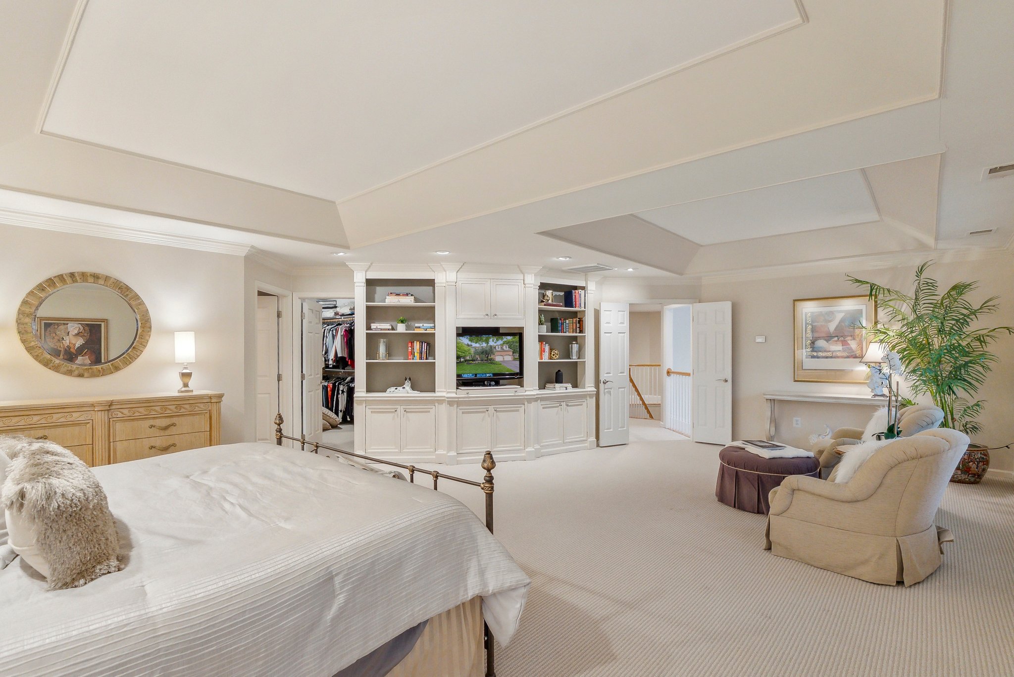 Primary Reverse featuring Custom Built-ins