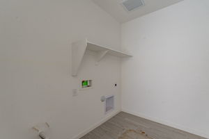  Photo 30