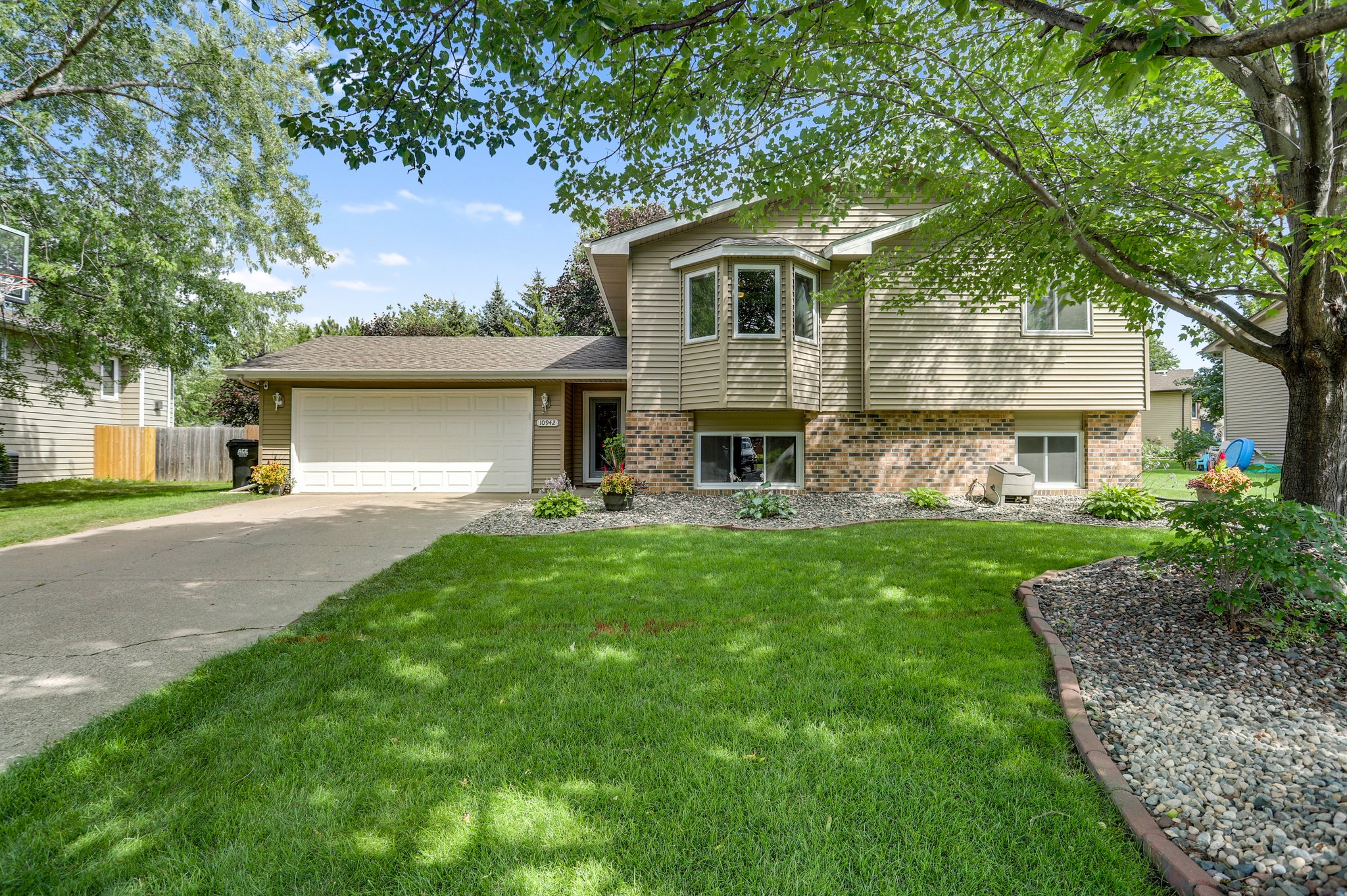 10942 Utah Ave N, Champlin, MN 55316 Mint Real Estate Photography