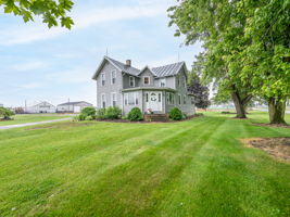  Photo 0