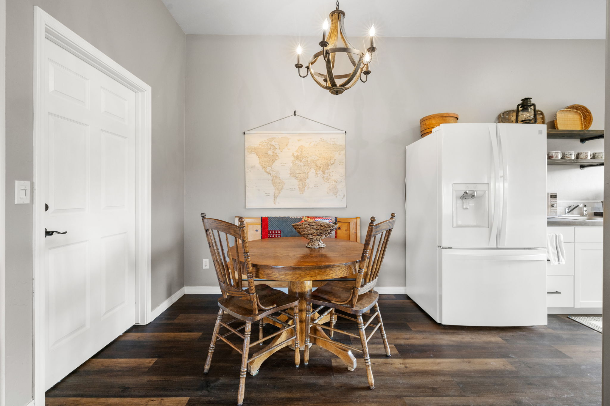 Kitchenette with Dining Room