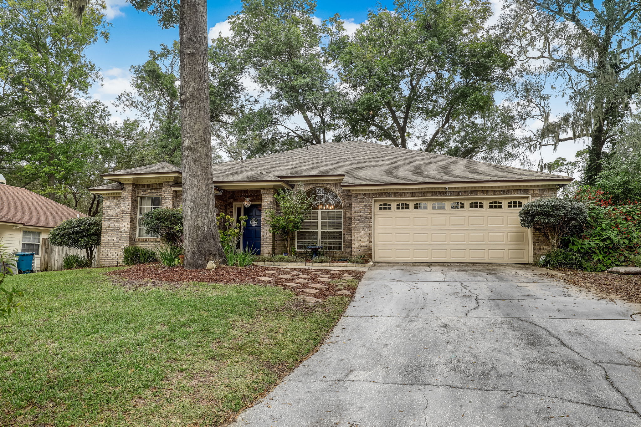 Welcome to 10957 Berkshire Ln