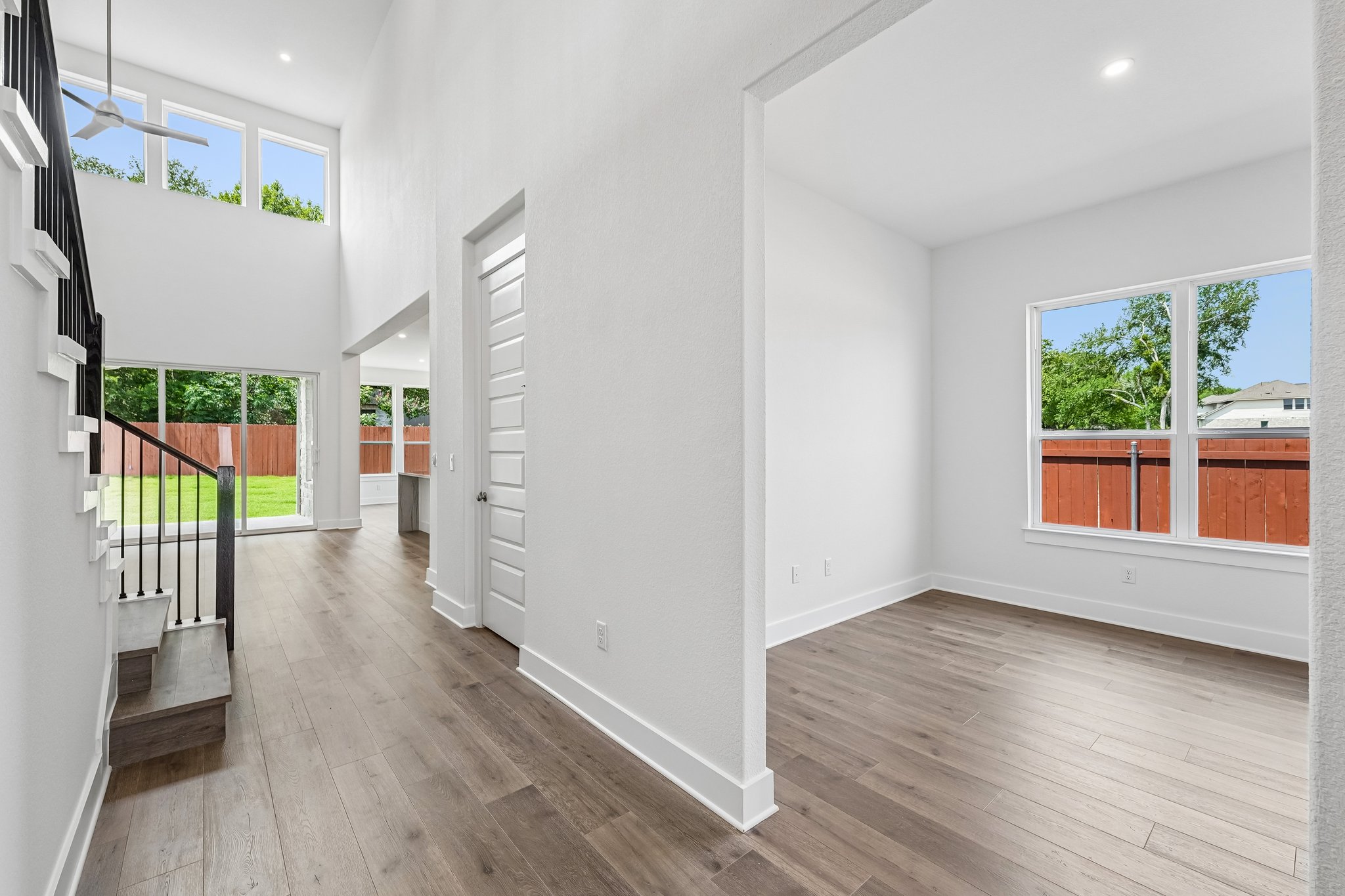 Sonata Pl-S2804-007.jpg