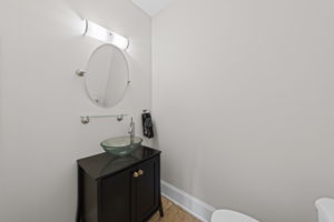1/2 bath in downstairs hallway
