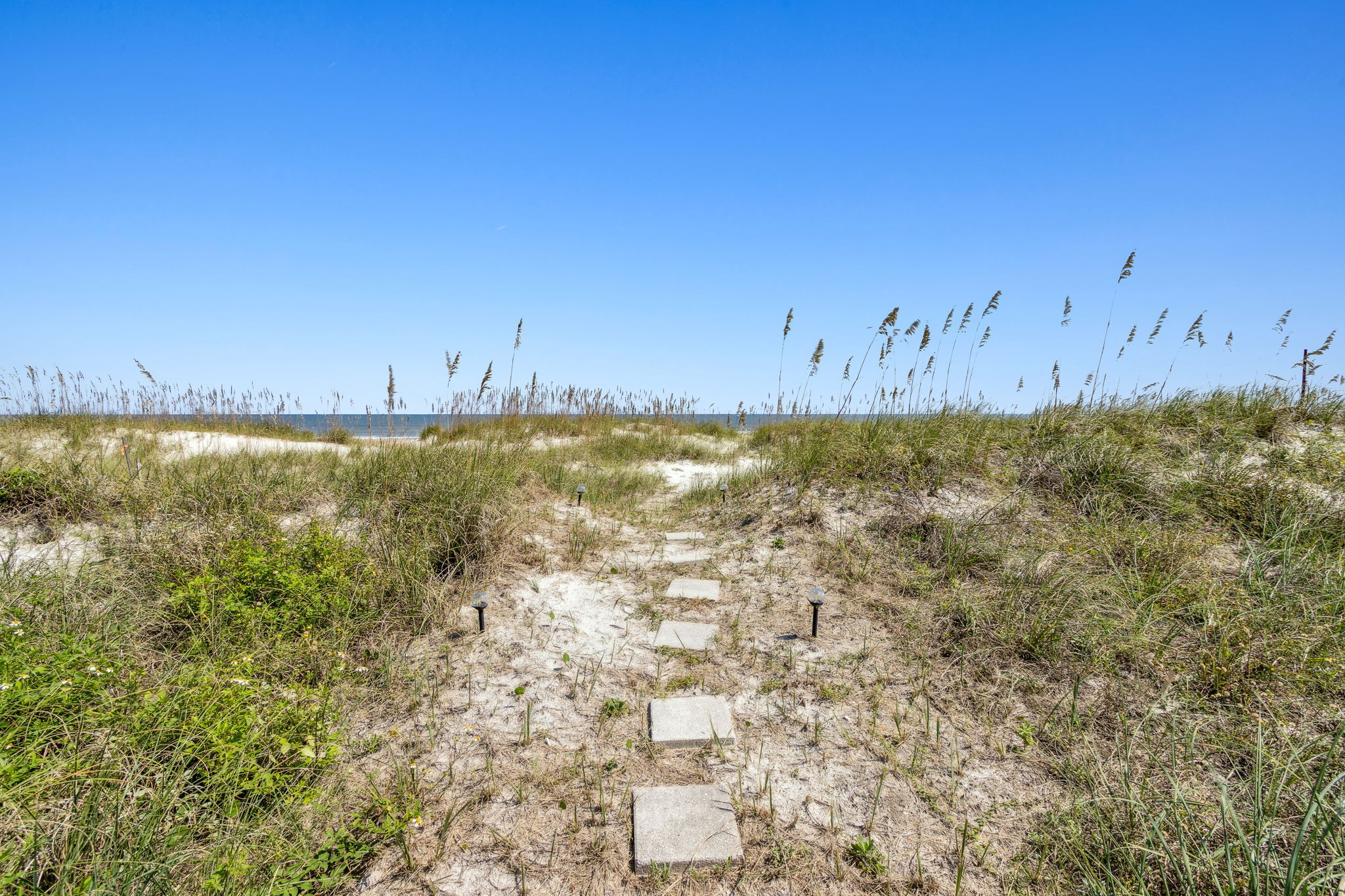 ... nothing fancy, just a great place for beachside enjoyment ...