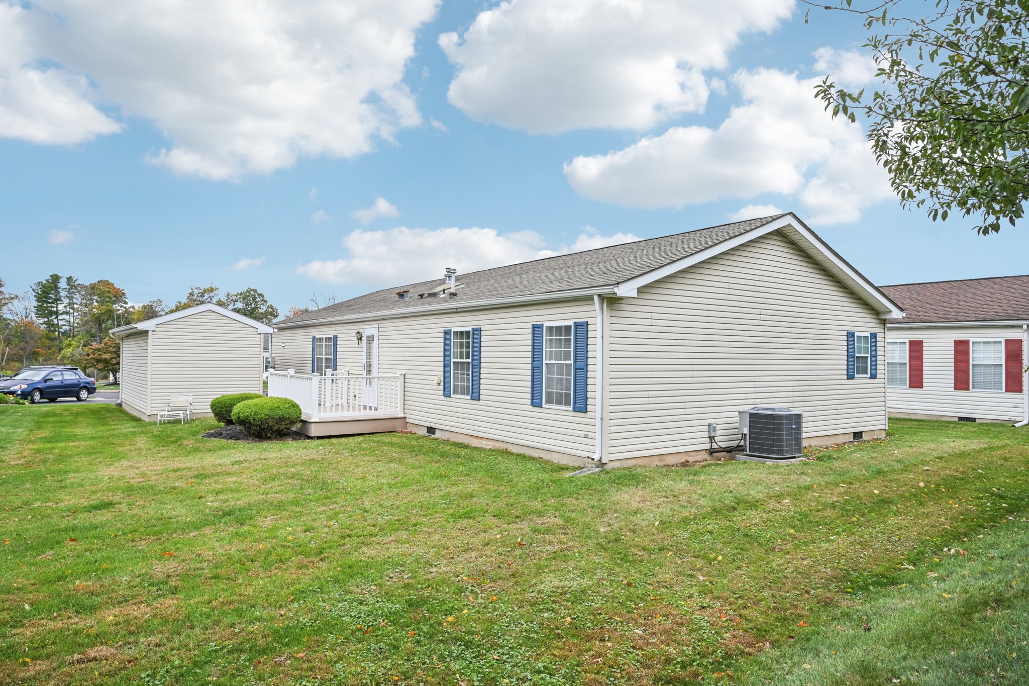 John F Kennedy Dr-S2110-042.jpg