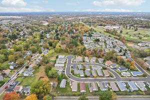 John F Kennedy Dr-S2110-056.jpg