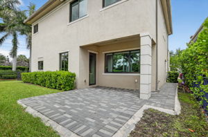 10990-8932