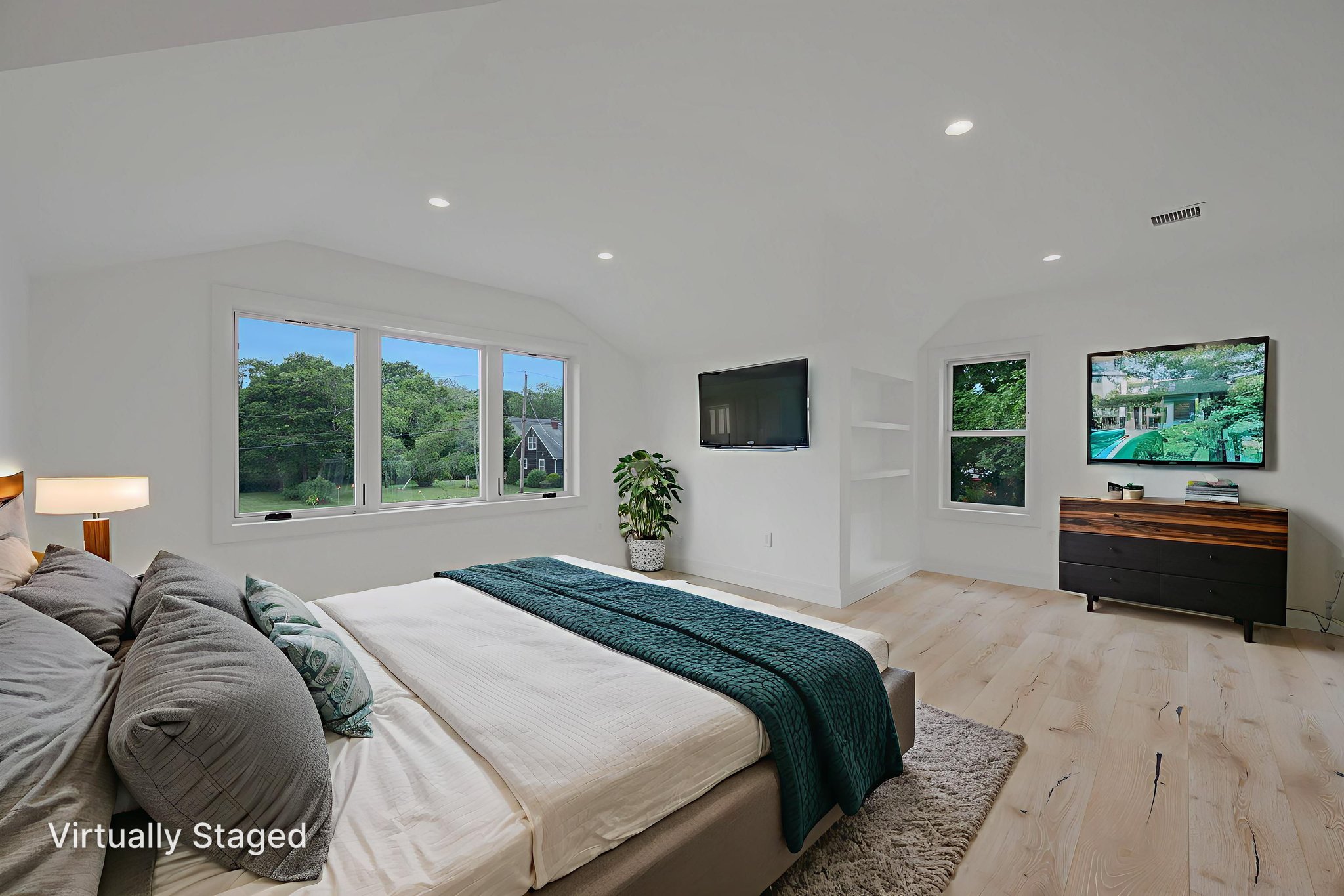 16532 Final 0036 virtually staged.jpeg