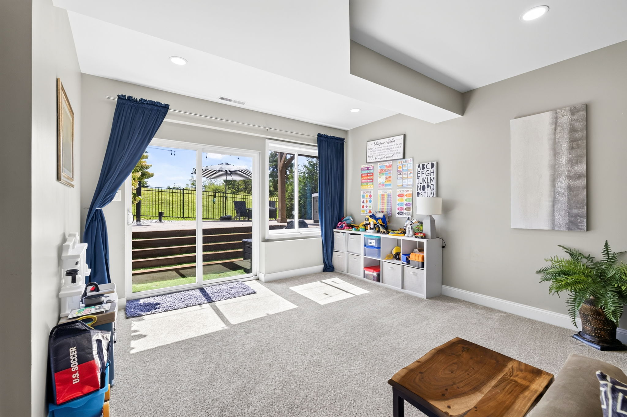  Photo 48