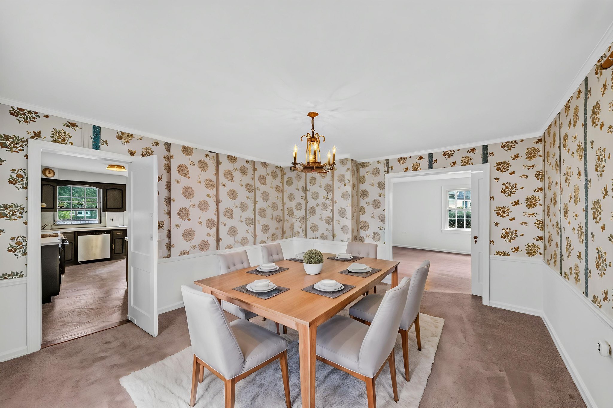 DSC06560 virtually staged.jpeg
