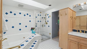  Photo 48