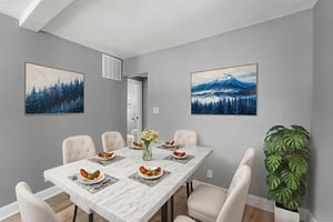 DSC02664 virtually staged.jpeg