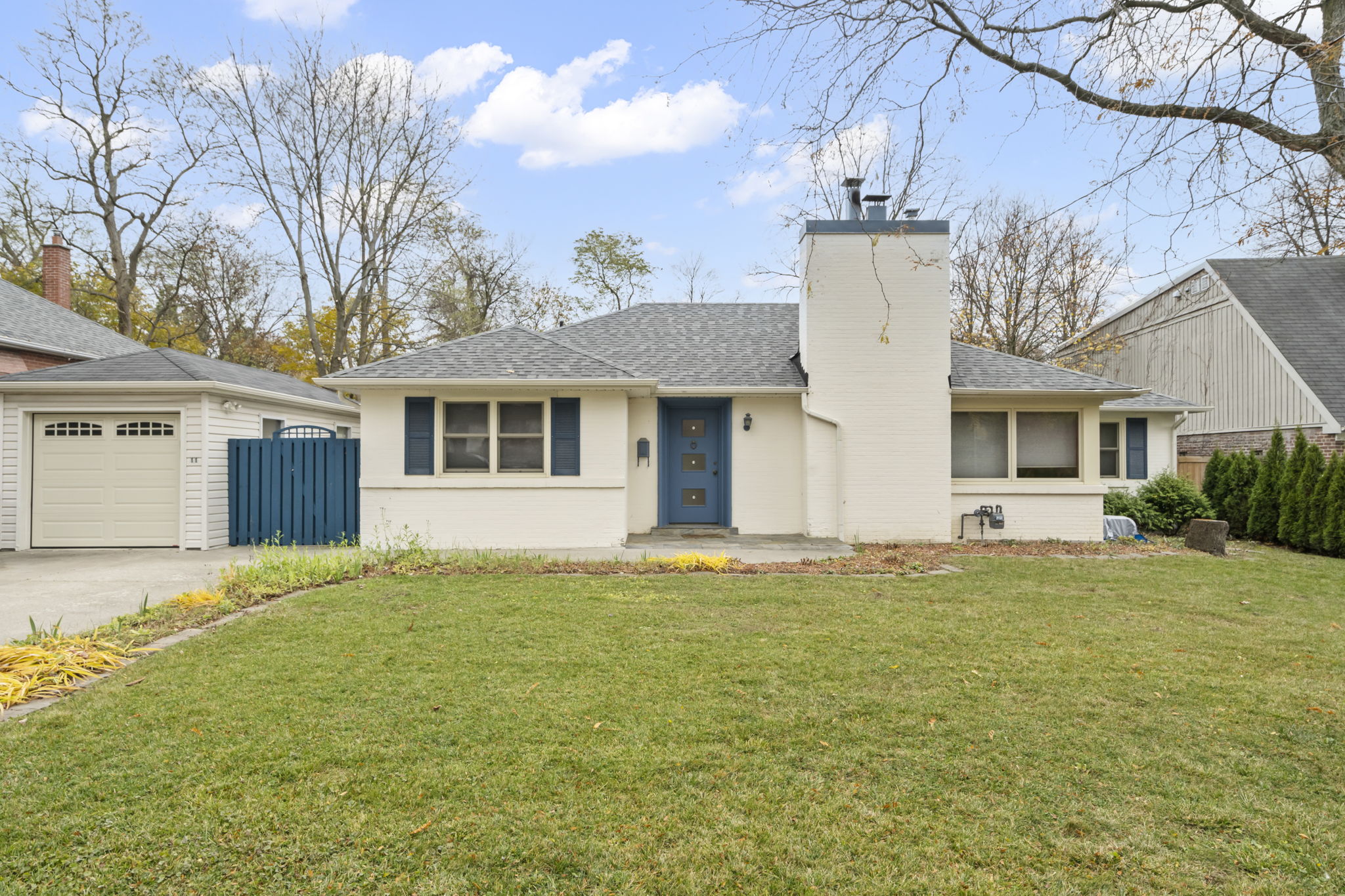 11 Don Ridge Drive Toronto, ON M2P 1H3
