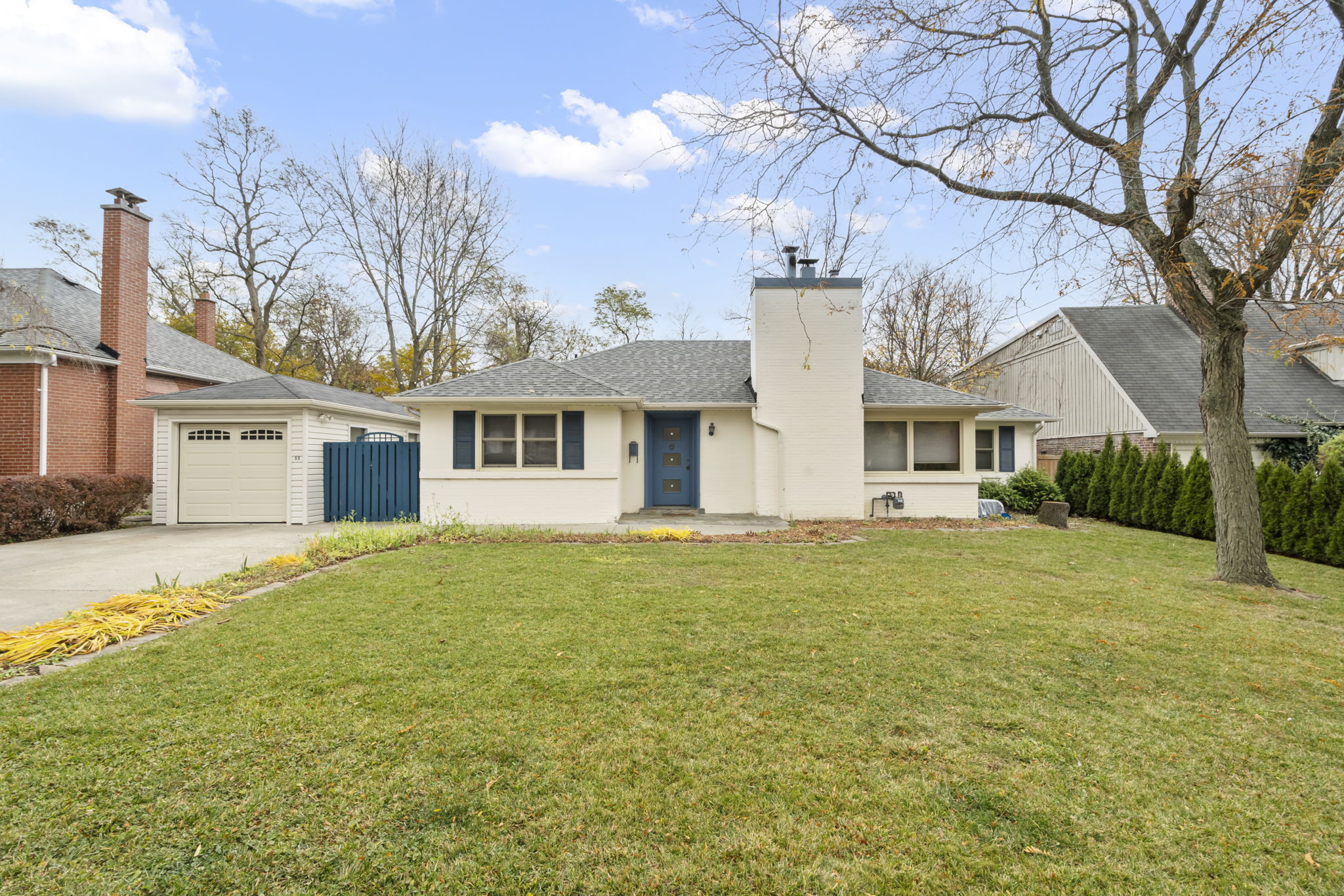 11 Don Ridge Drive Toronto, ON M2P 1H3