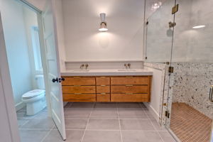  Photo 40