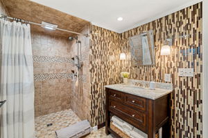 11 Evans Rd, Peabody, MA 01960, USA Photo 40