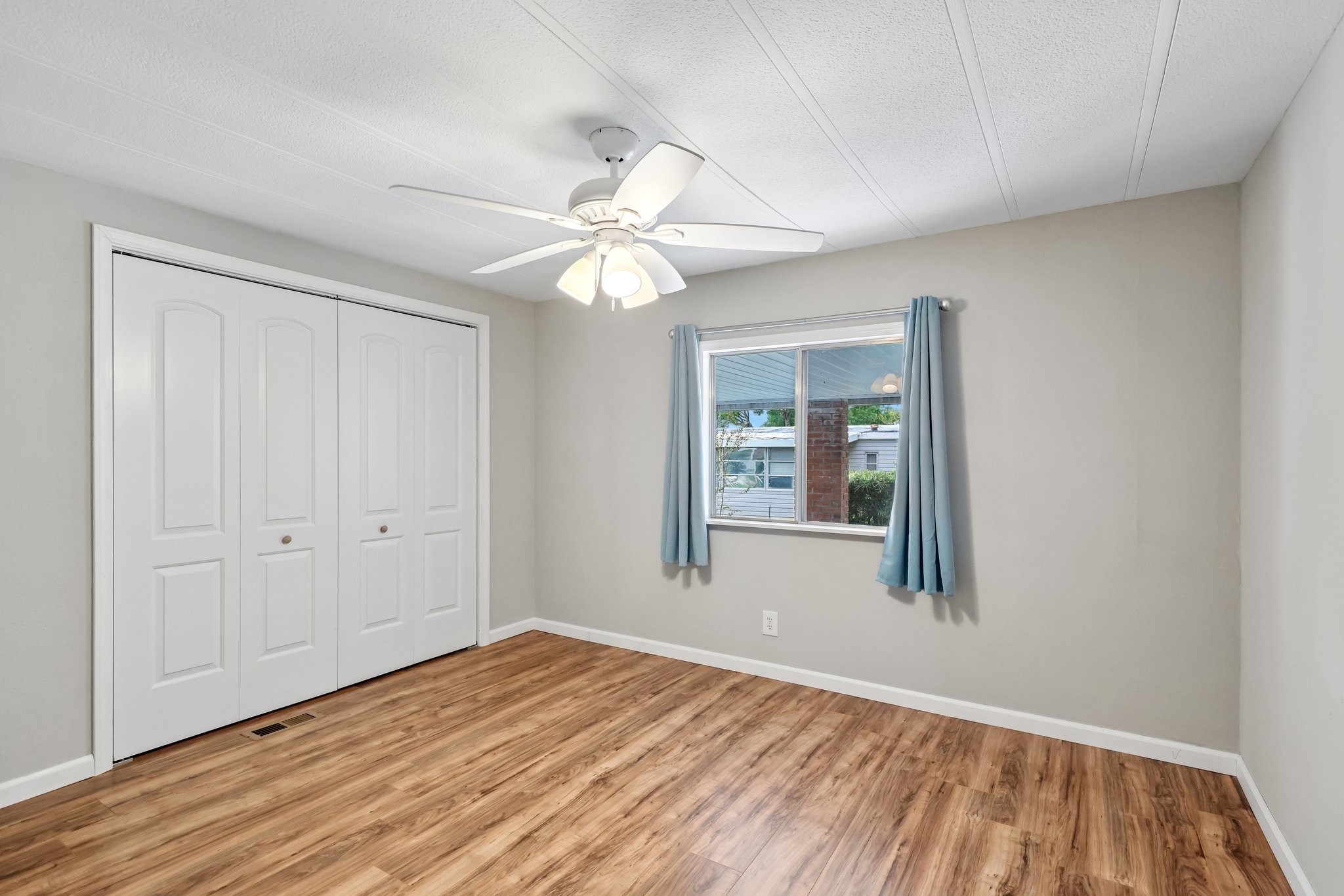 Florence Blvd-S2509-1-001.jpg