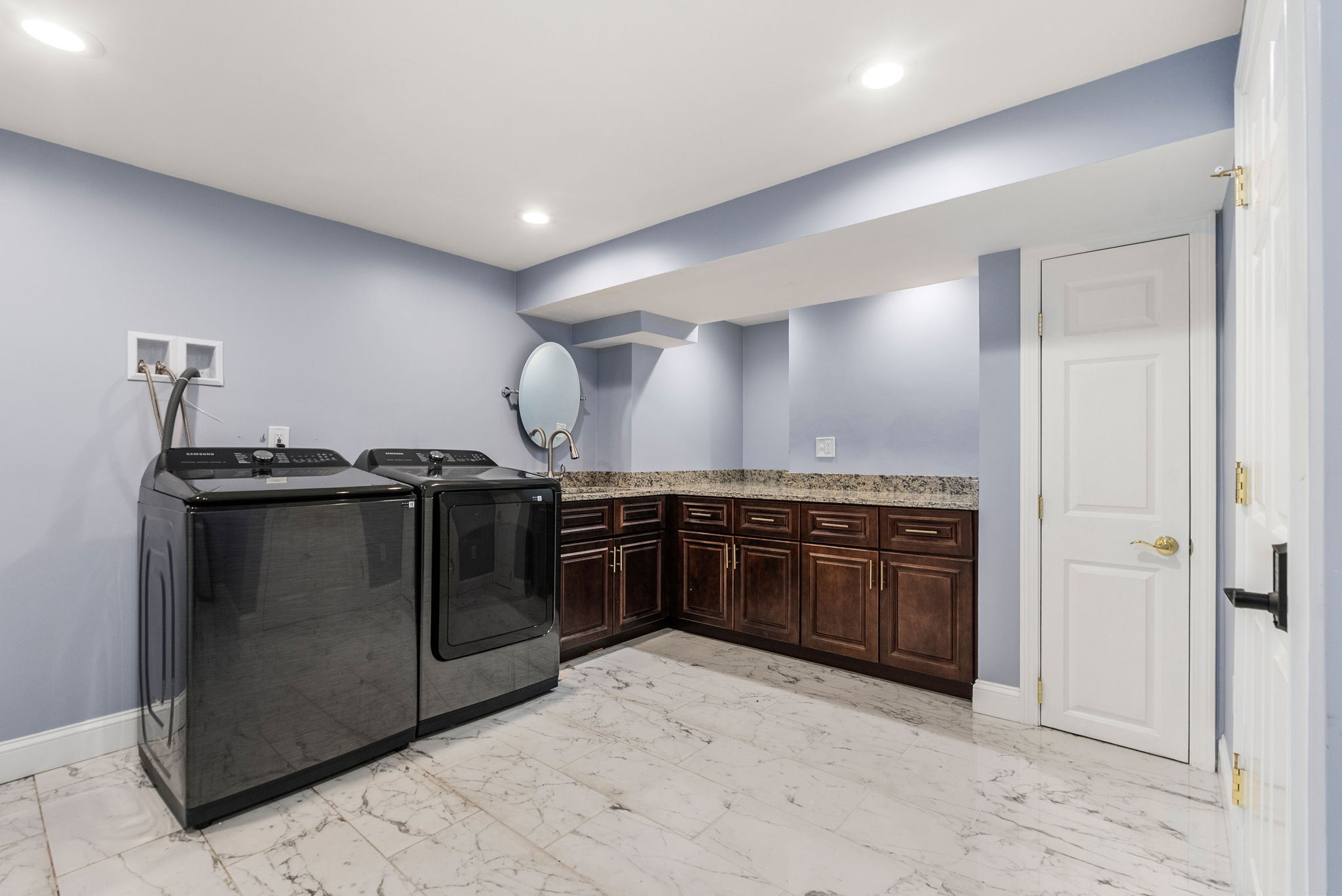 Image (21 of 61)