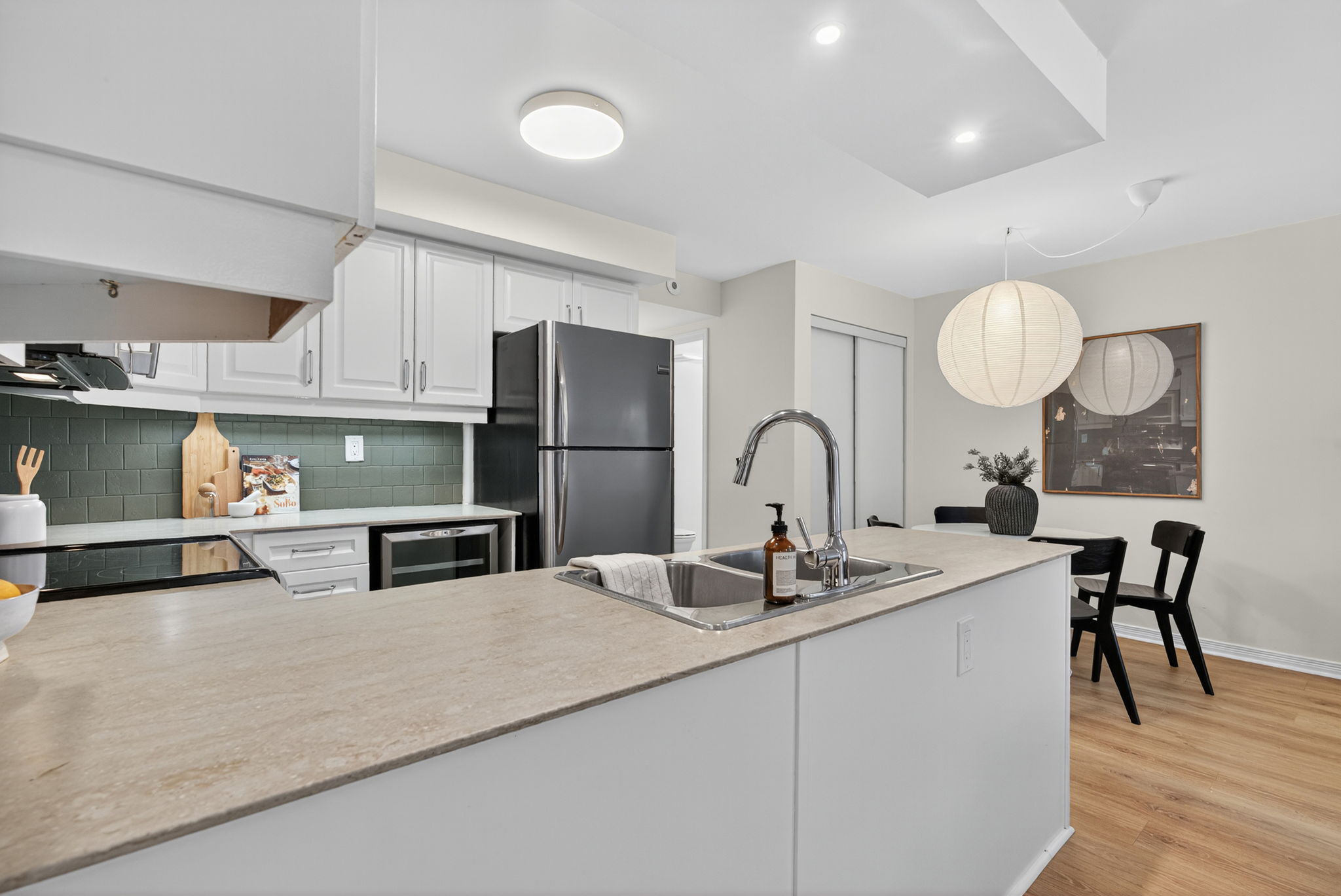 11 Frances Loring Ln 1 Toronto, ON M4M 3E8