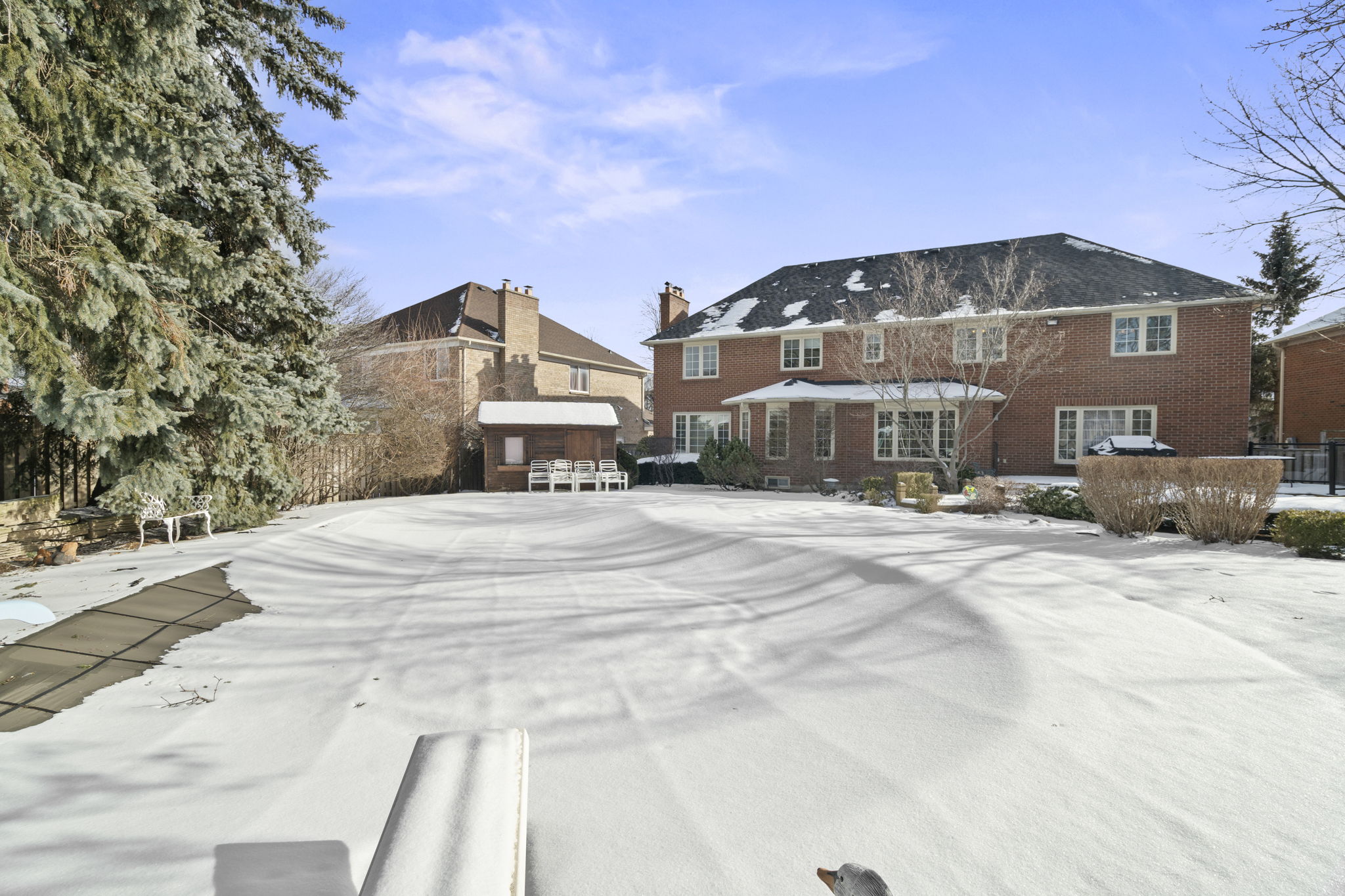 11 Glenarden Crescent Richmond Hill, ON L4B 2G3