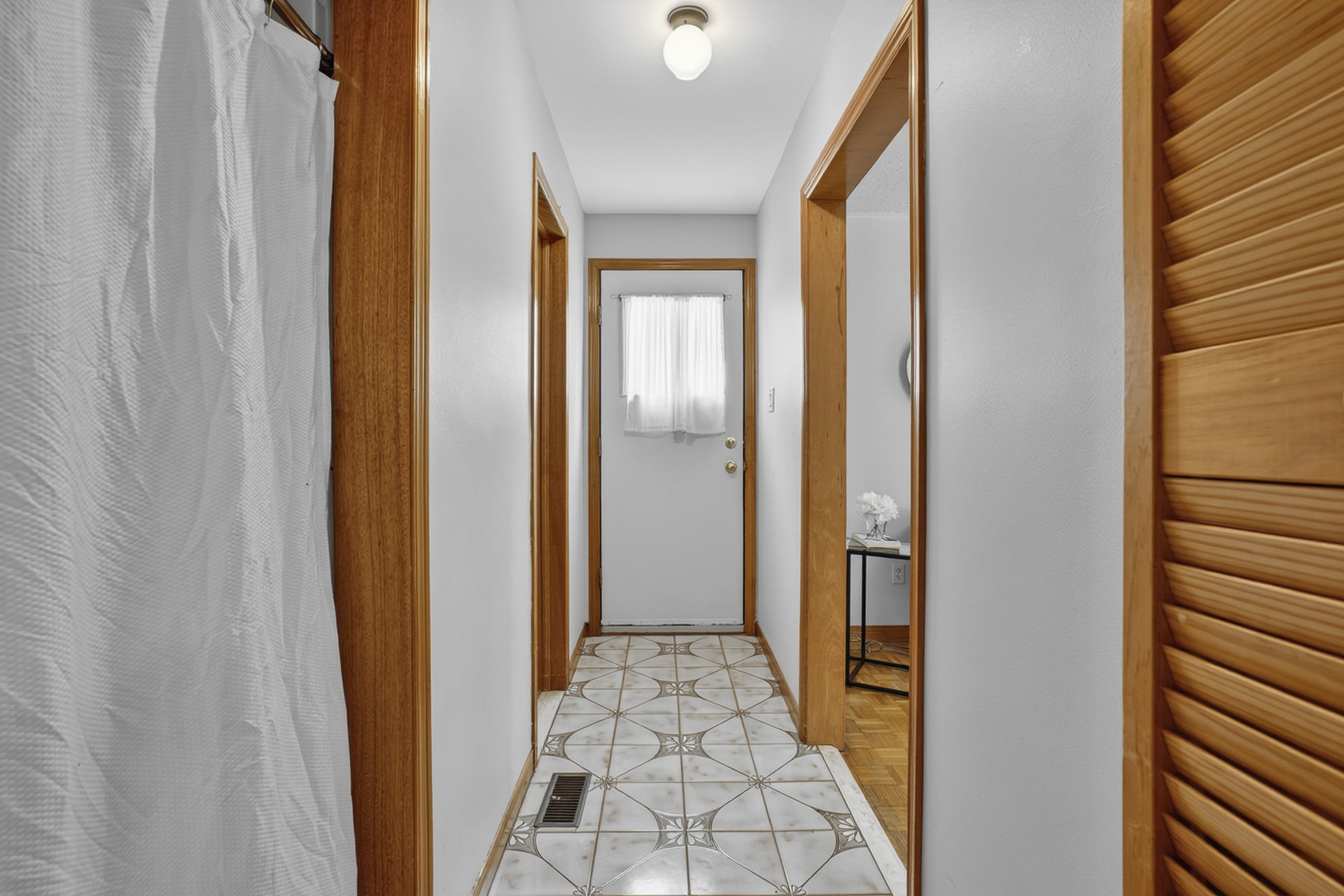  Photo 35
