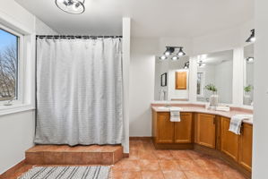  Photo 48
