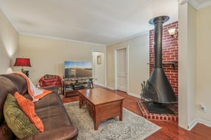 Hustis Rd-S0609-007r.jpg