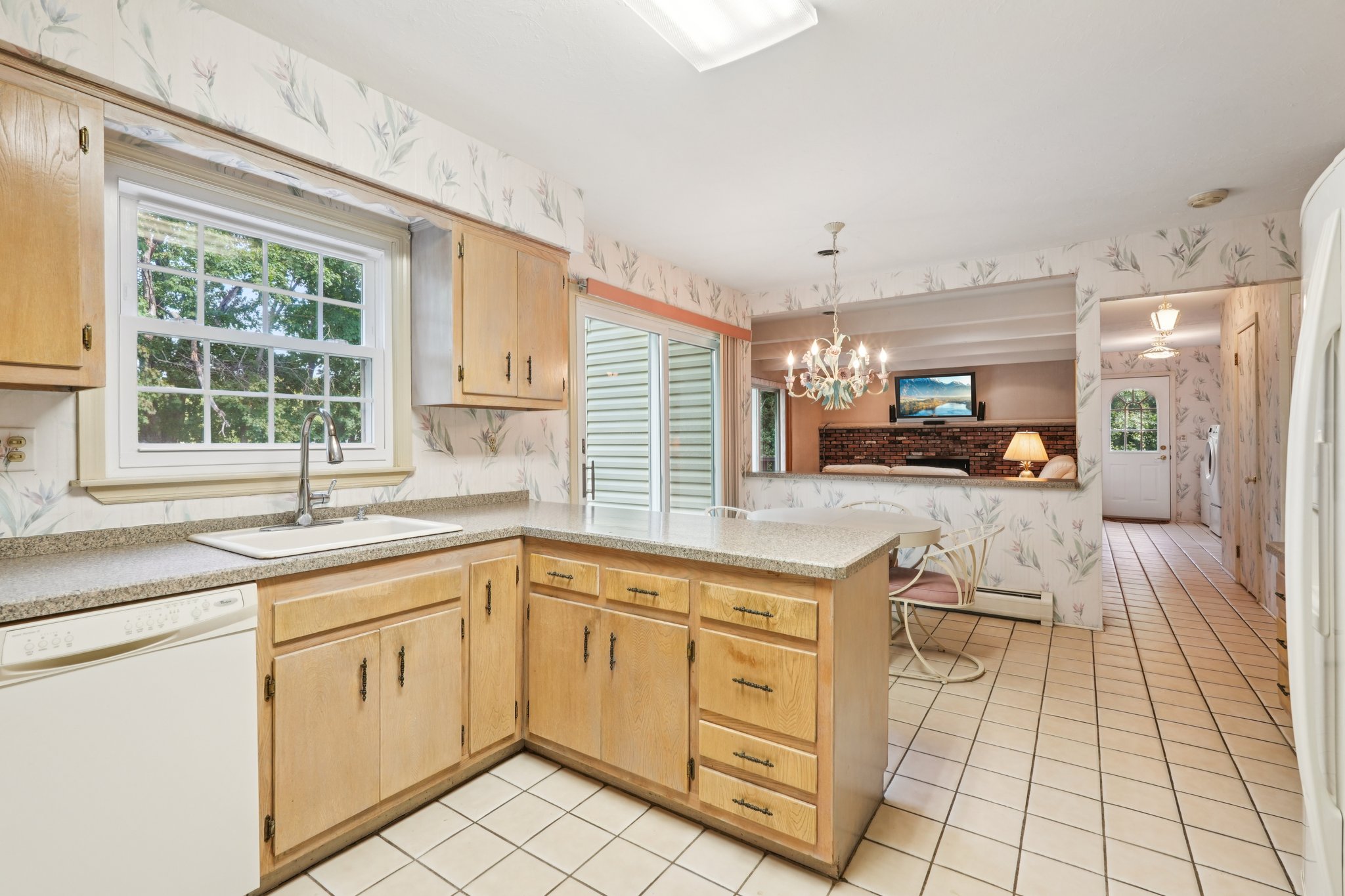 Kendall Dr-S0509-023.jpg