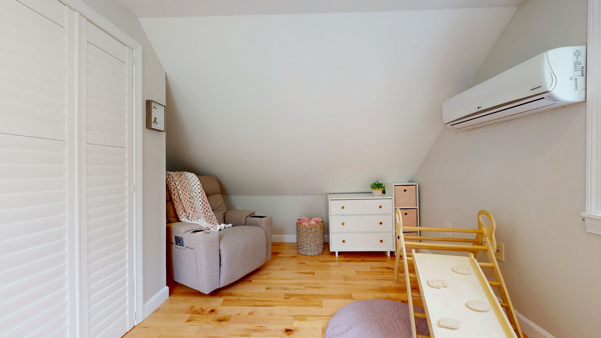 Heat pumps for AC and heat
