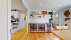 Dining shelves match kitchen shelves