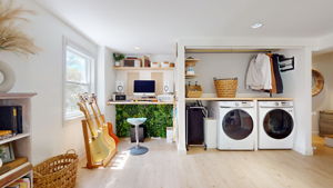 Desk niche and laundry niche