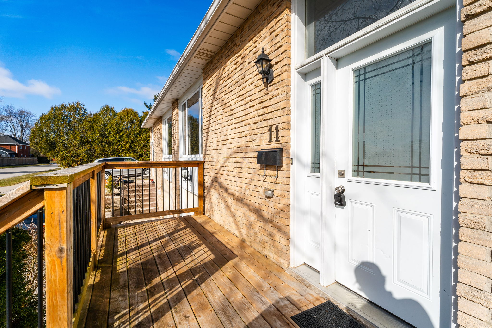 Front Porch/Entrance