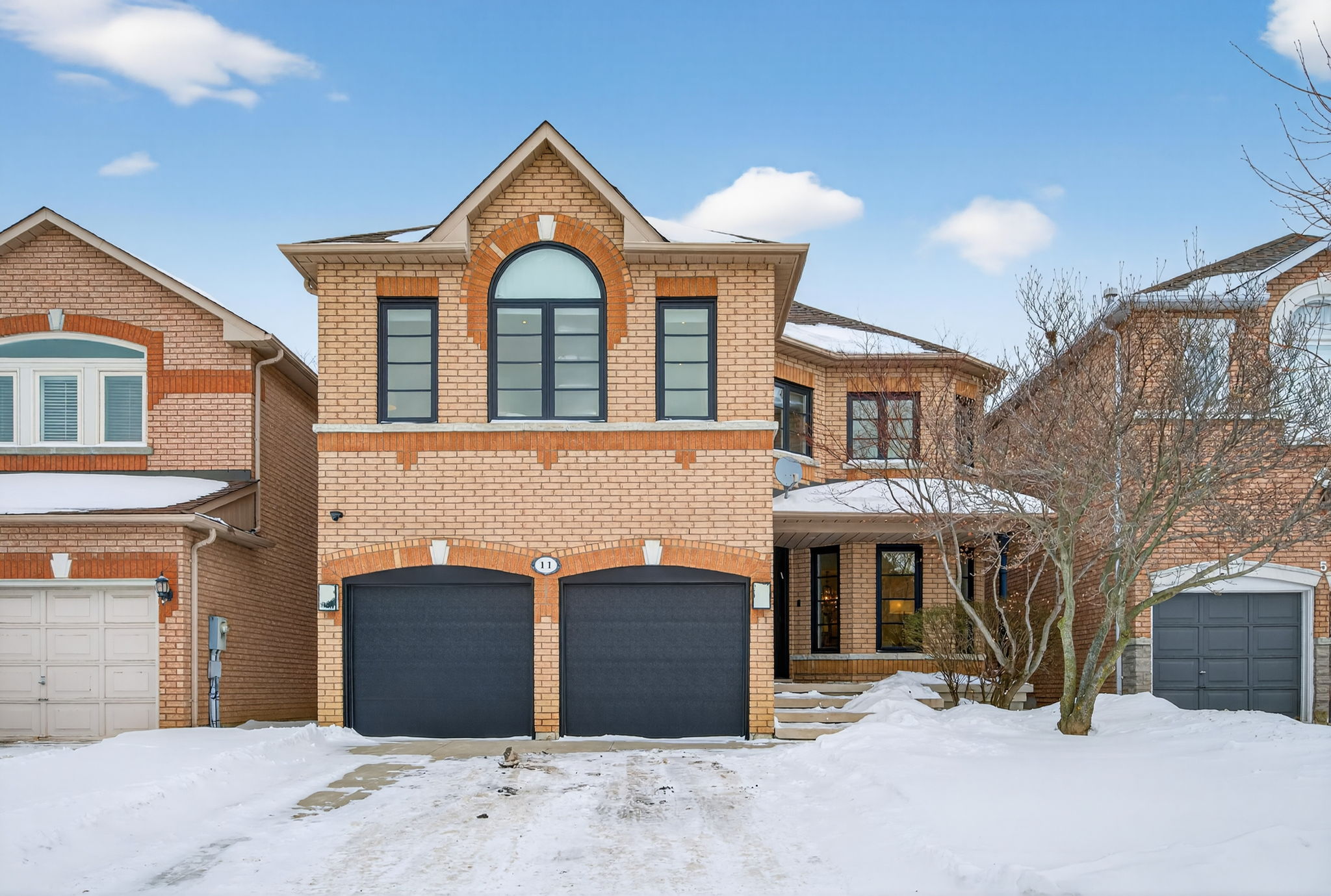 11 Malka Gate Vaughan, ON L4J 8H4