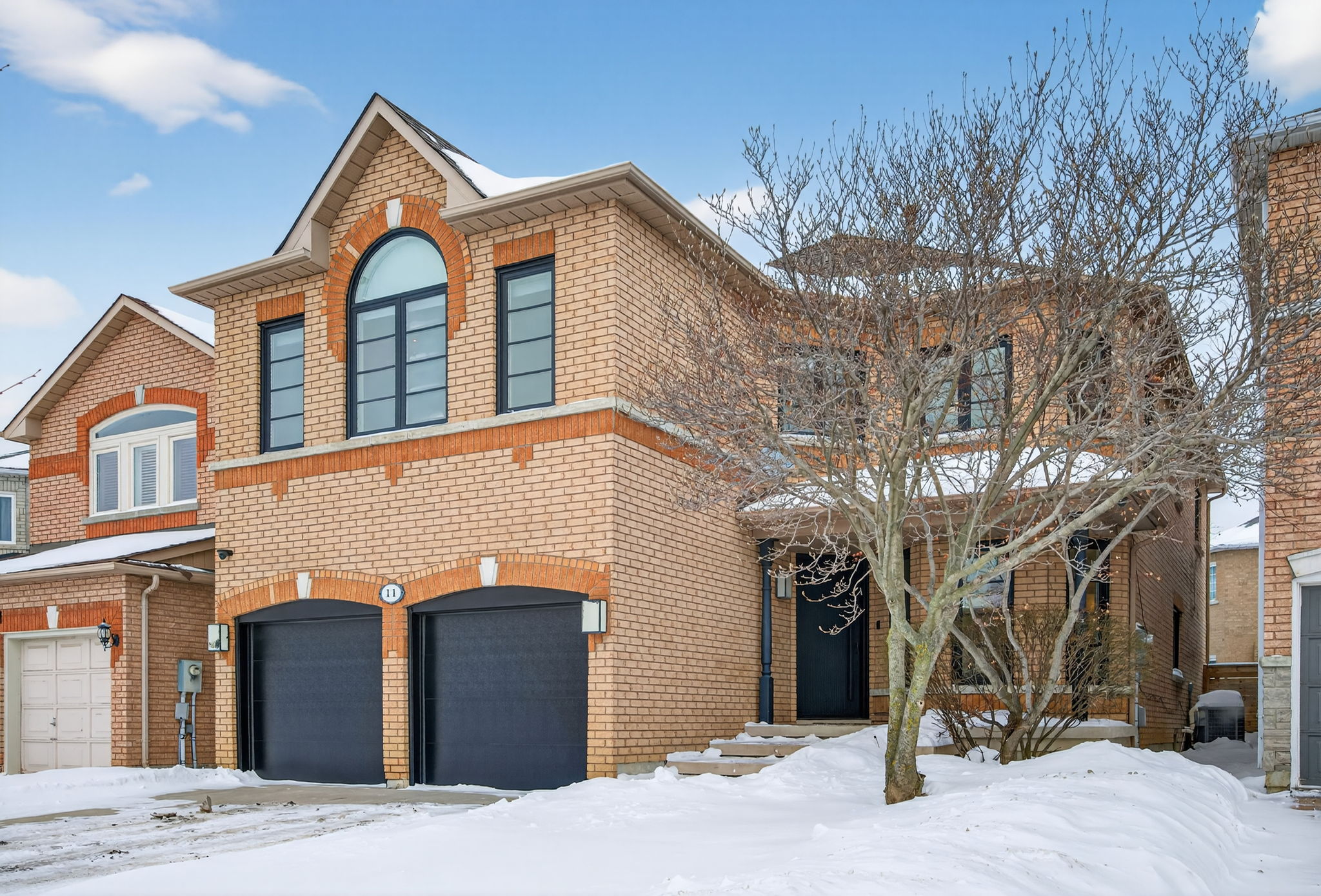 11 Malka Gate Vaughan, ON L4J 8H4